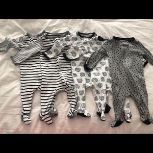 Bundle of 5 cloud island jammies’